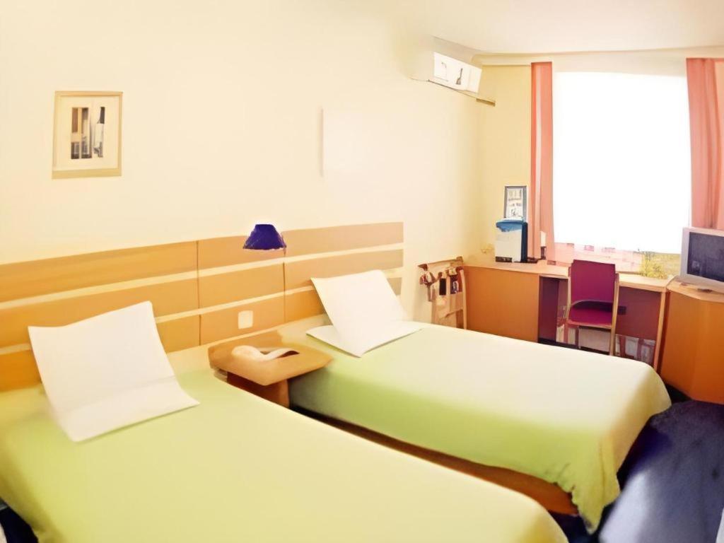 Home Inn Kunming Baita Road Zewnętrze zdjęcie