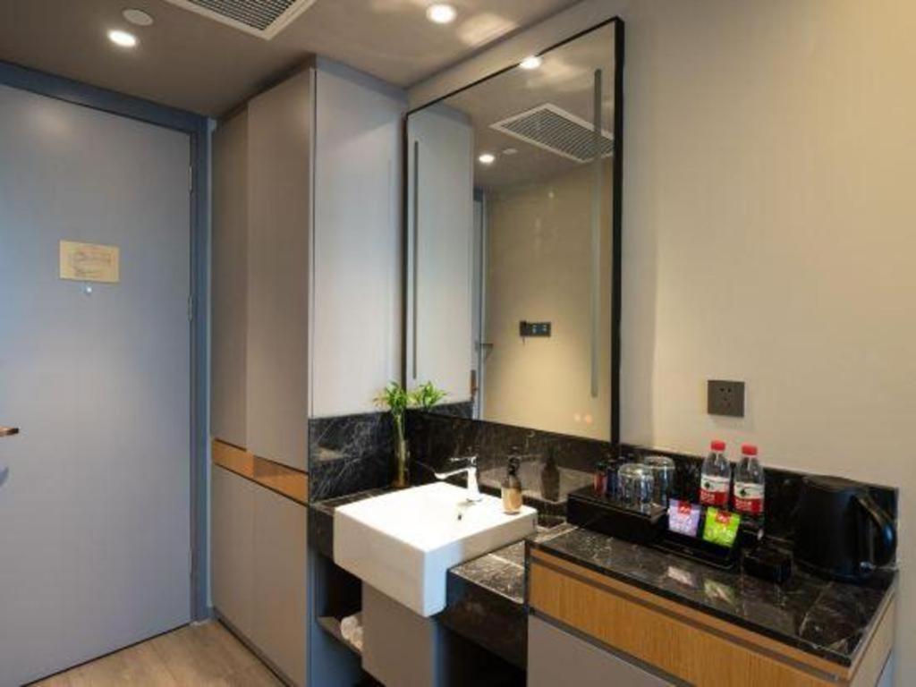 Home Inn Kunming Baita Road Zewnętrze zdjęcie