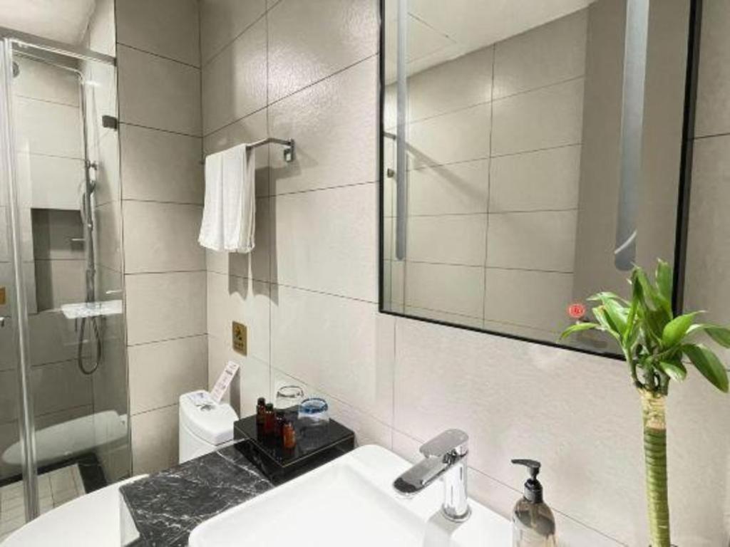 Home Inn Kunming Baita Road Zewnętrze zdjęcie