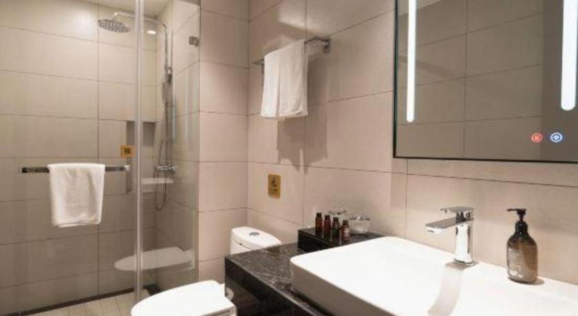 Home Inn Kunming Baita Road Zewnętrze zdjęcie