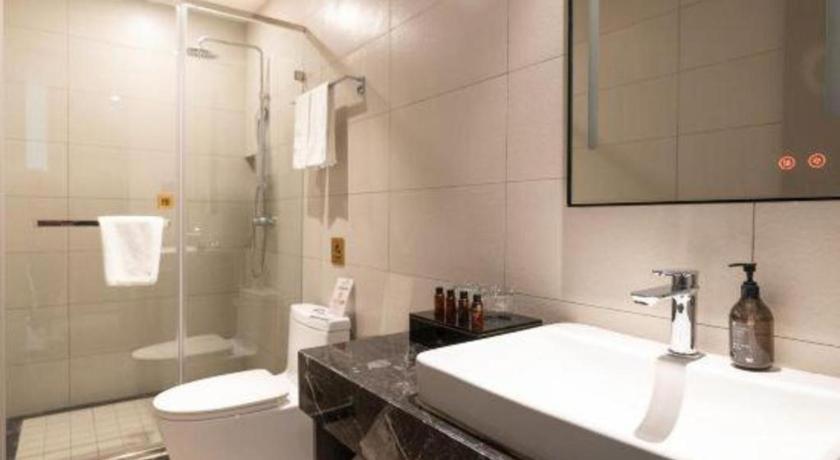 Home Inn Kunming Baita Road Zewnętrze zdjęcie