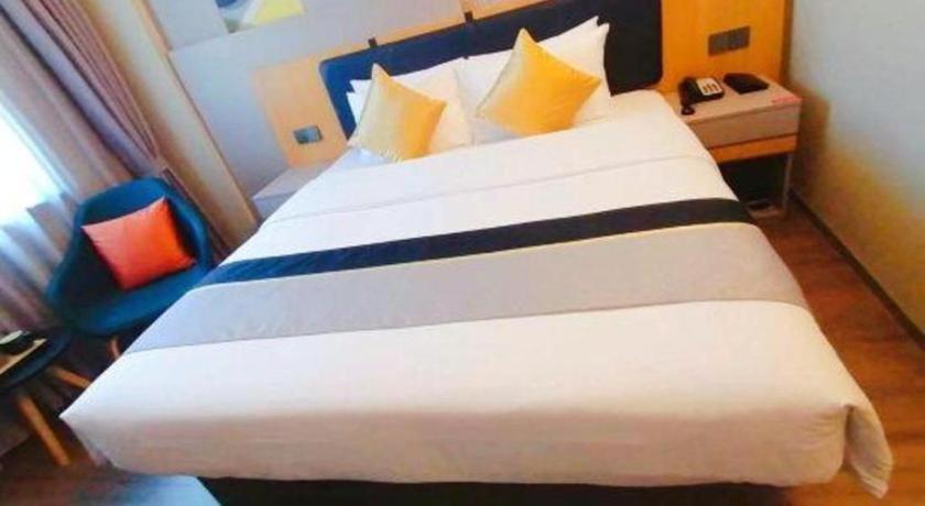 Home Inn Kunming Baita Road Zewnętrze zdjęcie