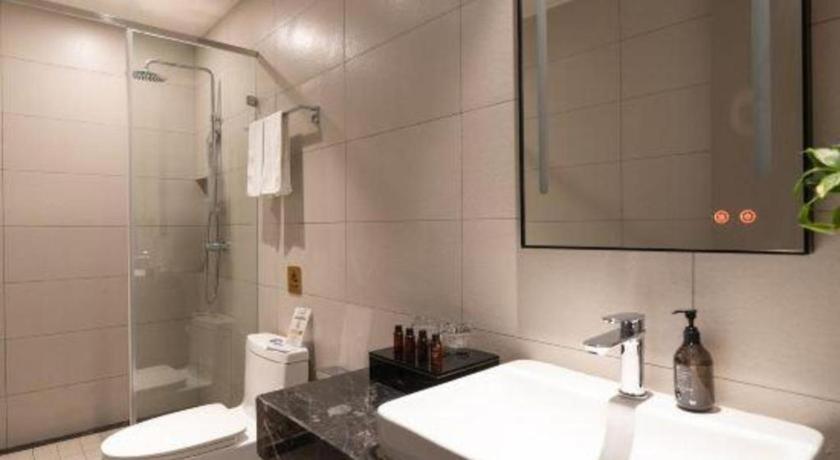 Home Inn Kunming Baita Road Zewnętrze zdjęcie