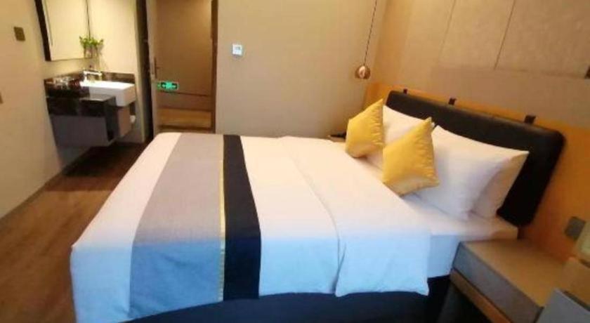 Home Inn Kunming Baita Road Zewnętrze zdjęcie