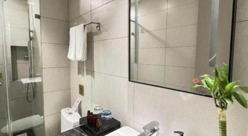 Home Inn Kunming Baita Road Zewnętrze zdjęcie